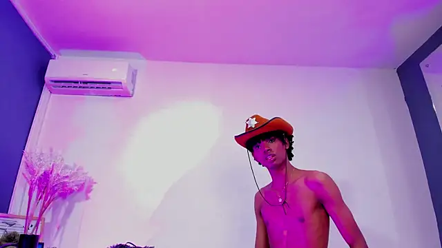 Little_Ethaan Live XXX-chat