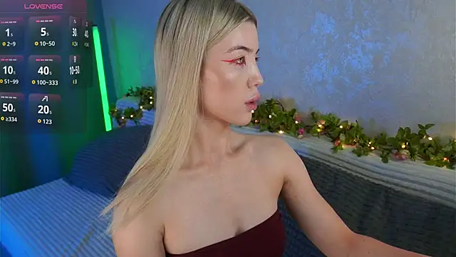 LindaThackerr – Naživo XXX chat