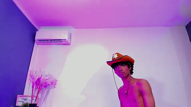 Little_EthaanのライブXXXチャット