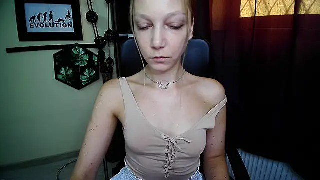 EmillyPlay – Live XXX-chat