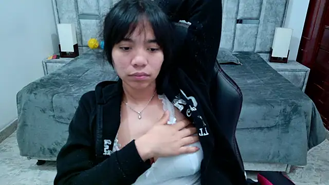 แชท XXX สดของ laureentt_