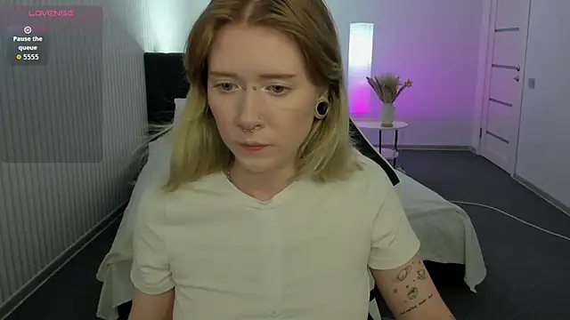 Chat +18 de Elira_Vane ao vivo