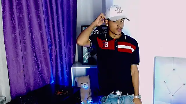 Chat +18 de Angel_foxc13 ao vivo