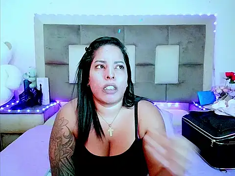 צ'אט XXX בשידור חי של indiantopaz694u