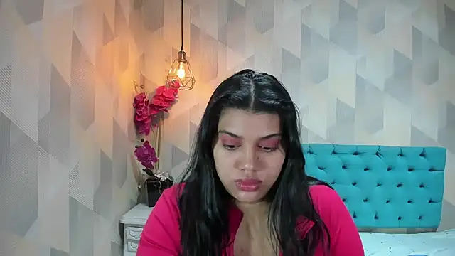 LindaBreeS Adlı Modelin Canlı XXX Sohbeti