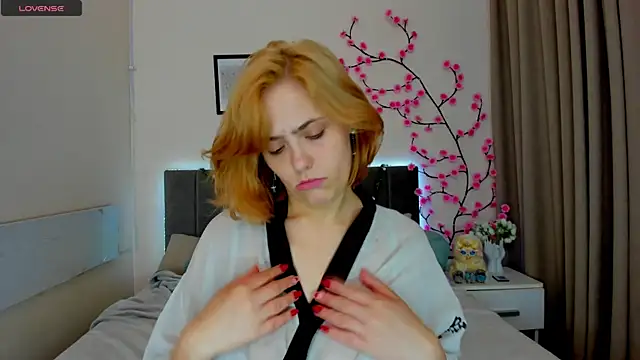 Chat +18 de DellaRows ao vivo