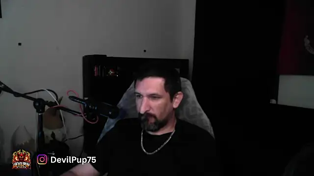 Chat +18 de DevilPup75_ ao vivo