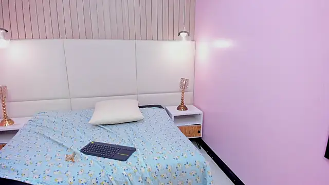 OliviaRicci Adlı Modelin Canlı XXX Sohbeti