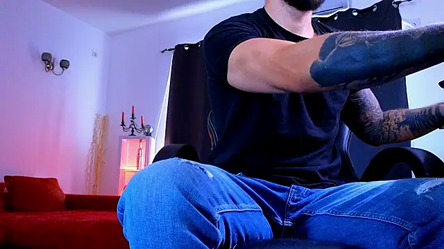 MightyAaron66 Live XXX Chat
