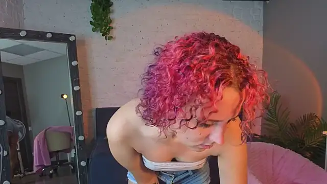 ScarlettSparkss Adlı Modelin Canlı XXX Sohbeti