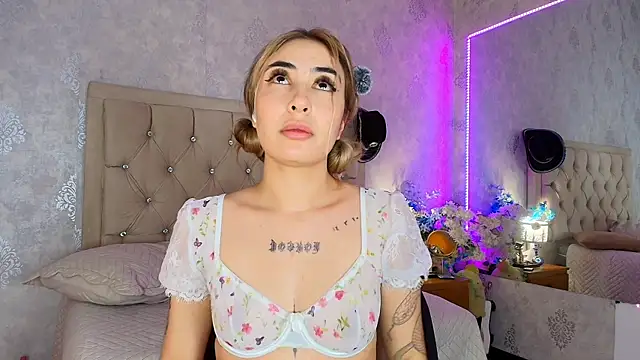 nini_love01's Live XXX Chat