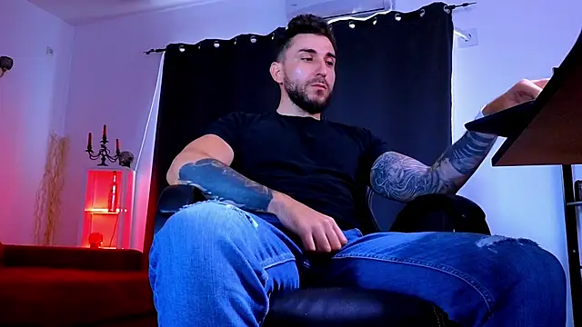 MightyAaron66 live XXX chat