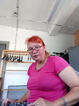 Chat +18 de SquirrelFine ao vivo