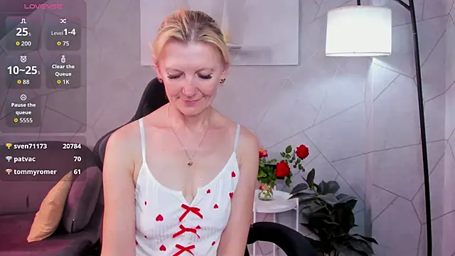 Julie_Lucas Chat XXX in diretta