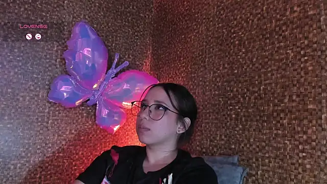 Apartment28's Live XXX Chat