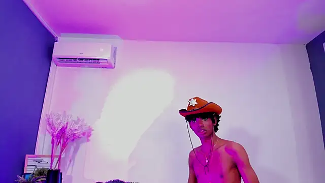 Онлайн чат XXX Little_Ethaan