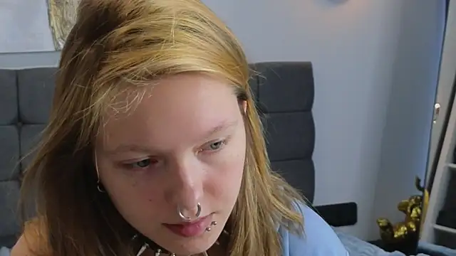 LauraLowe Live XXX Chat