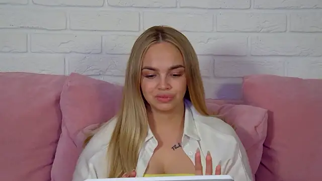 AnitaVenture élő XXX-chatje