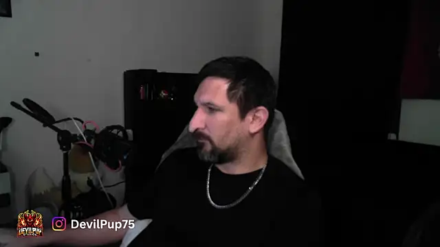 DevilPup75_ Chat XXX in diretta