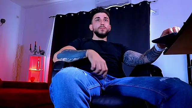 MightyAaron66 – Naživo XXX chat