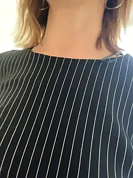 GoldenGoddess- Live XXX-Chat