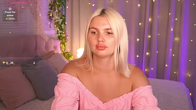 AmeliaWeells Adlı Modelin Canlı XXX Sohbeti