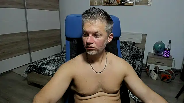 Show modela RobbyShawz na web-kameri