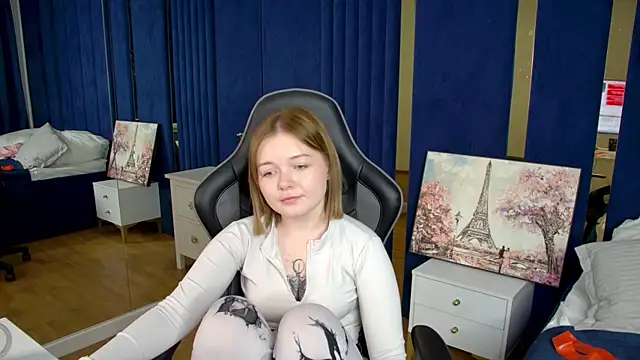 Chat XXX en directo de ElinaVale