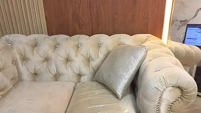 karim_v_v's Live XXX Chat