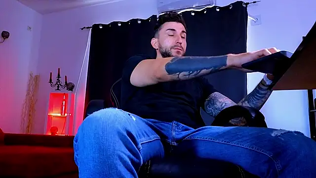 XXX chat uživo modela MightyAaron66