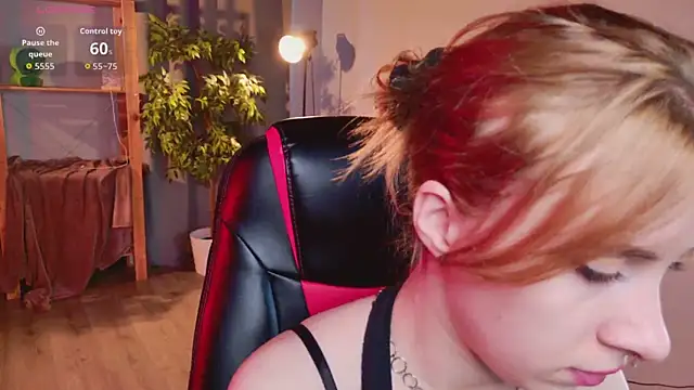 miraiakik Chat XXX live