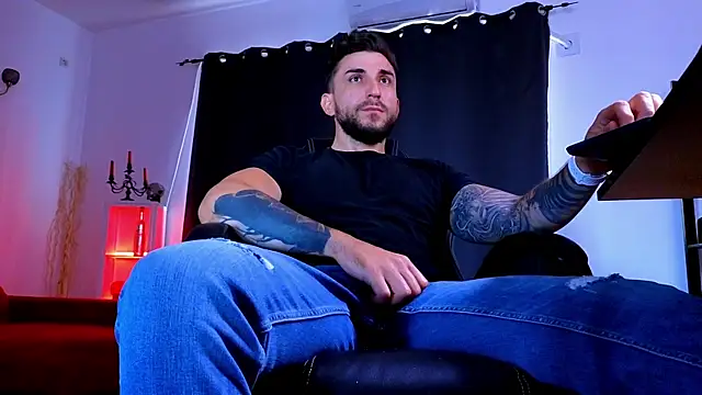 MightyAaron66n Live XXX chat