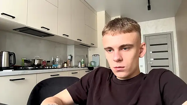SoloFury 라이브 XXX 채팅