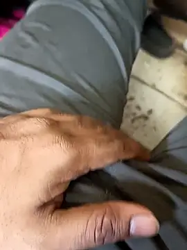 Rohit657600のライブXXXチャット