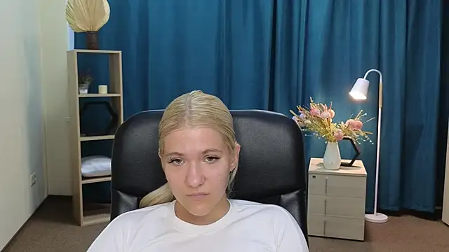 Chat XXX en directo de CammyYoula