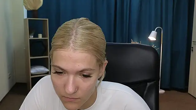 Chat +18 de CammyYoula ao vivo