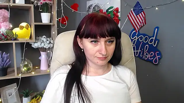 NinaFlawleesのライブXXXチャット