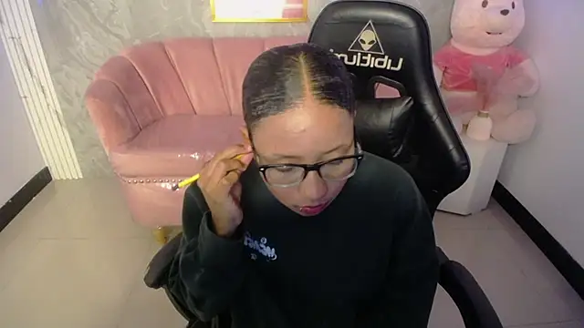 Chat XXX en directo de LauraKail_ch
