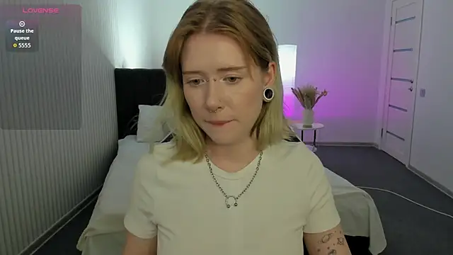 Elira_Vane élő XXX-chatje