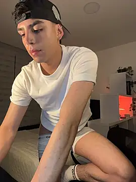 aronnhidden 라이브 XXX 채팅