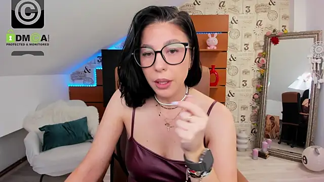 Chatroom XXX en direct de EmillyTaylor