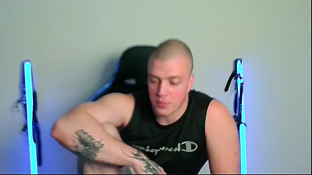 XXX chat uživo modela Bigbaald