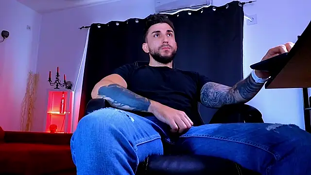 MightyAaron66n Live XXX chat