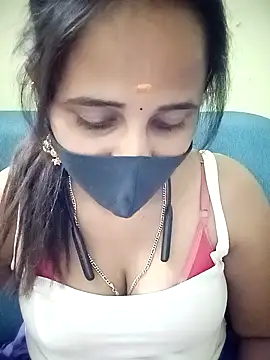 Tamil_Rani- Adlı Modelin Canlı XXX Sohbeti