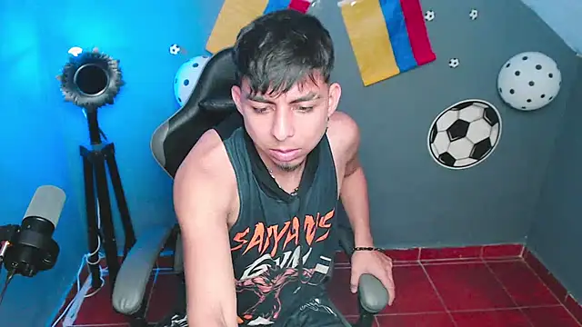 XXX chat uživo modela ALPHA_LATINO