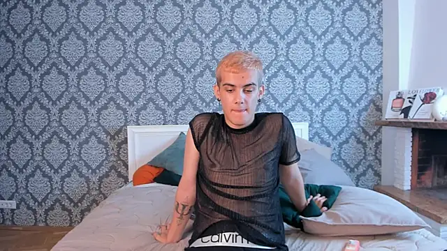 צ'אט XXX בשידור חי של CinderMetric
