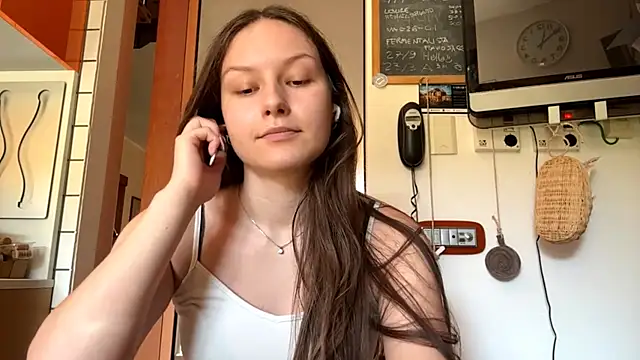ShaylaChong XXX чат на живо