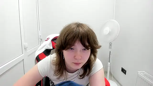 XXX chat uživo modela HachiYume