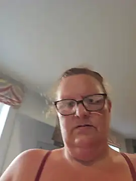 Chat +18 de MissQueenBeex ao vivo