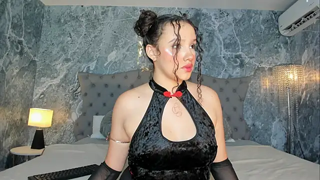LucyLovelyyn Live XXX chat